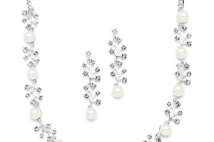 Soft Cream Pearl Bridal Necklace & Earrings Set with Crystal Sprigs
$39.99