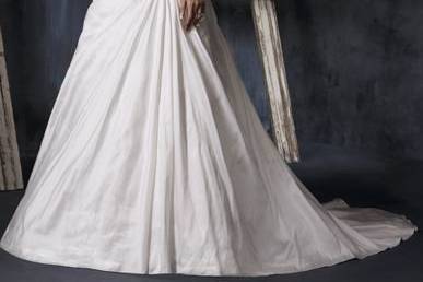 2014 Absorbing a Best Selling Beads Working Strapless Chapel Train Ruched Satin Wedding Dress for Brides
High Quality 100% Custom Tailored
$669.00