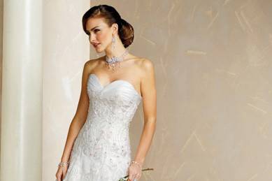 2013 Alluring Popular Embroider Beads Working Sweetheart Lace Chapel Train Satin Wedding Dress for Brides
2013 Alluring Popular Embroider Beads Working Sweetheart Lace Chapel Train Satin Wedding Dress for Brides
High Quality 100% Custom Tailored
$599.99