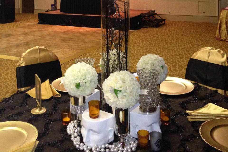 Feather table decor