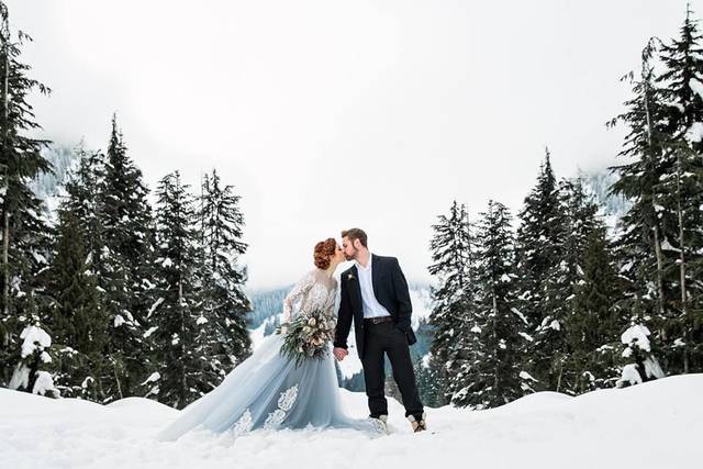 Braided boho updo for winter elopement, published on the Cake and Lace Blog! Photo courtesy of Pearl Photography by Elena