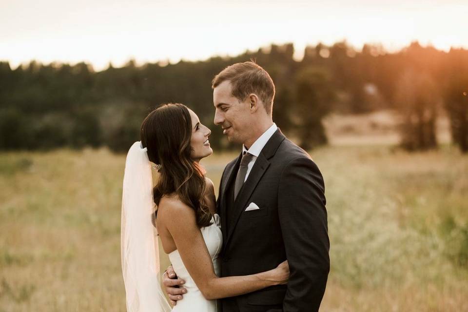 Classic clean waves for this stunning summer bride in Cle Elum, WA. Photo courtesy of Kimberly Kay Photography,