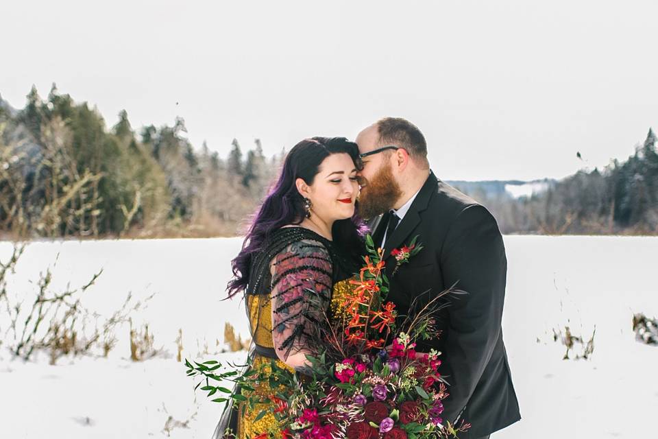 Vintage hair and makeup styling by Alise for winter elopement in Maple Falls, WA. Photo courtesy of Peal Photography by Elena