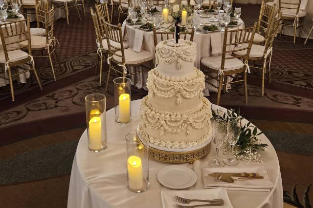 Elaborate wedding cake