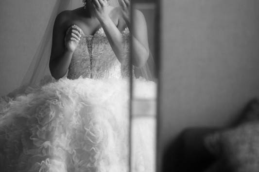 a bride has a moment before her Cleveland wedding