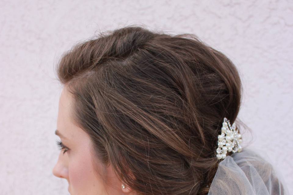 Veil stylest with brides updo