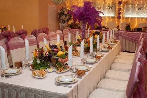 Long table set-up with centerpiece