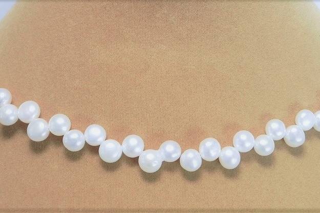 410-Top-drilled Button Pearl