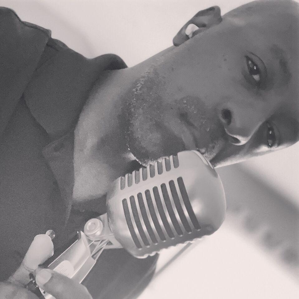 Greg (DJ Hot Boy)