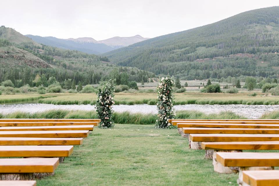 Unique ceremony arches