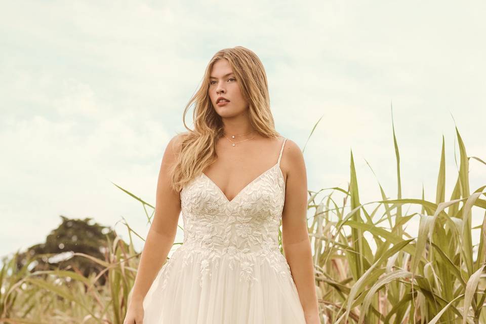 Juanita Louise by Maggie Sottero Wedding Dresses and Accessories