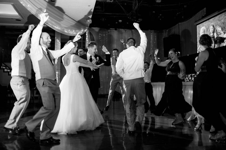 Wedding dj & dancing at the loring social in minneapolis