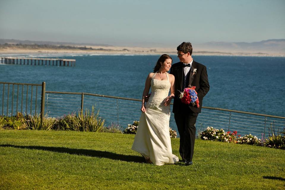 The Ventana Grill in Pismo Beach has an amazing ceremony site