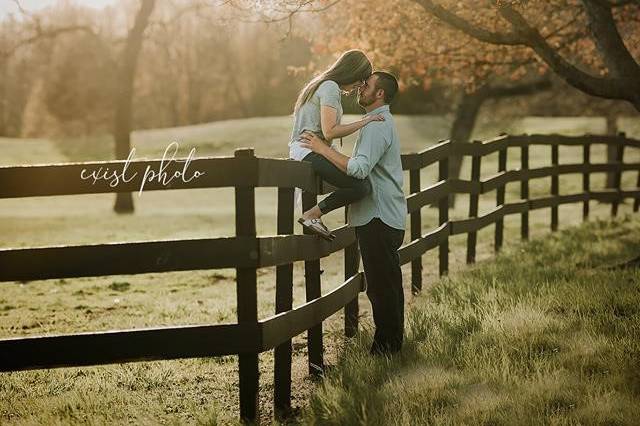 Autumn engagement photo