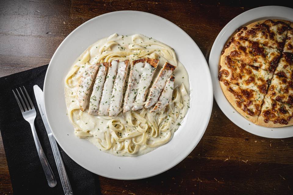 Classic Chicken Alfredo