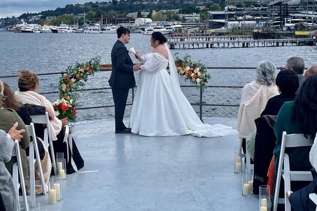 Vows on the Ferry to San Juans