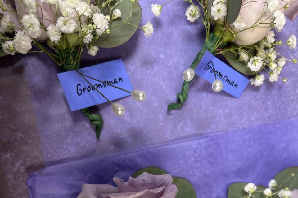 Bouts and corsages, labeled