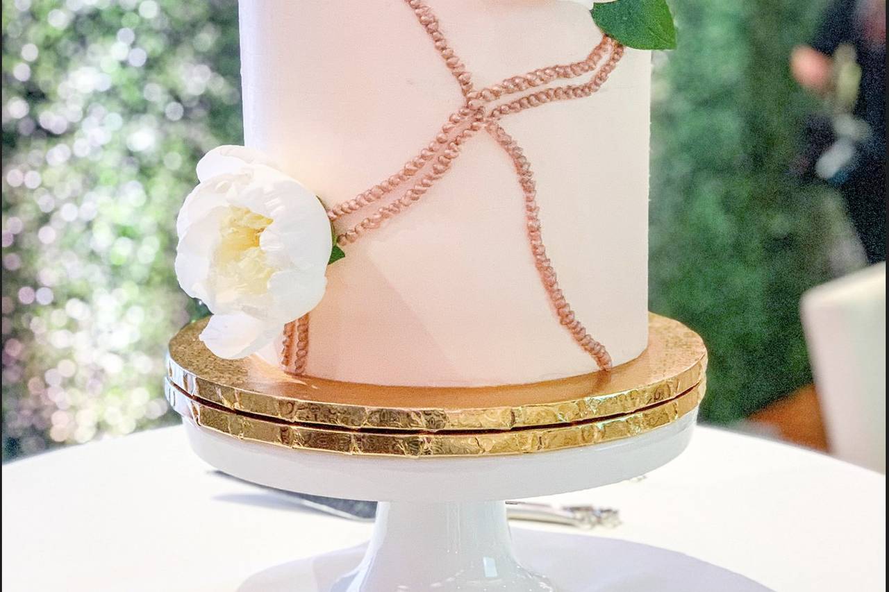 Alexander S Patisserie Wedding Cake Mountain View Ca Weddingwire