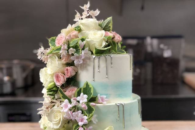 Naked wedding cake
