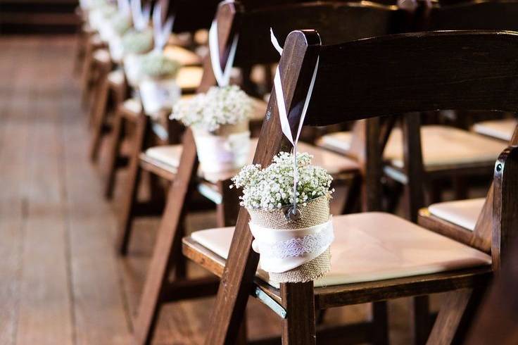 Floral aisle seat decor