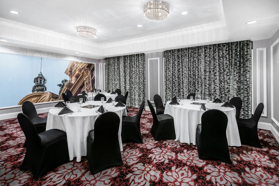 Aristocrat Room