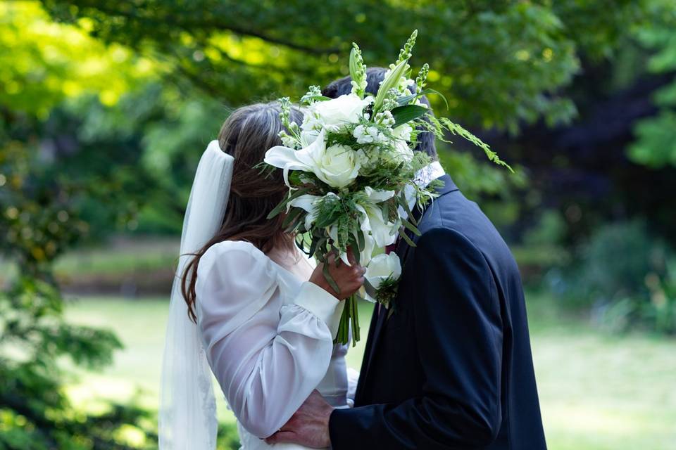 Hidden kiss