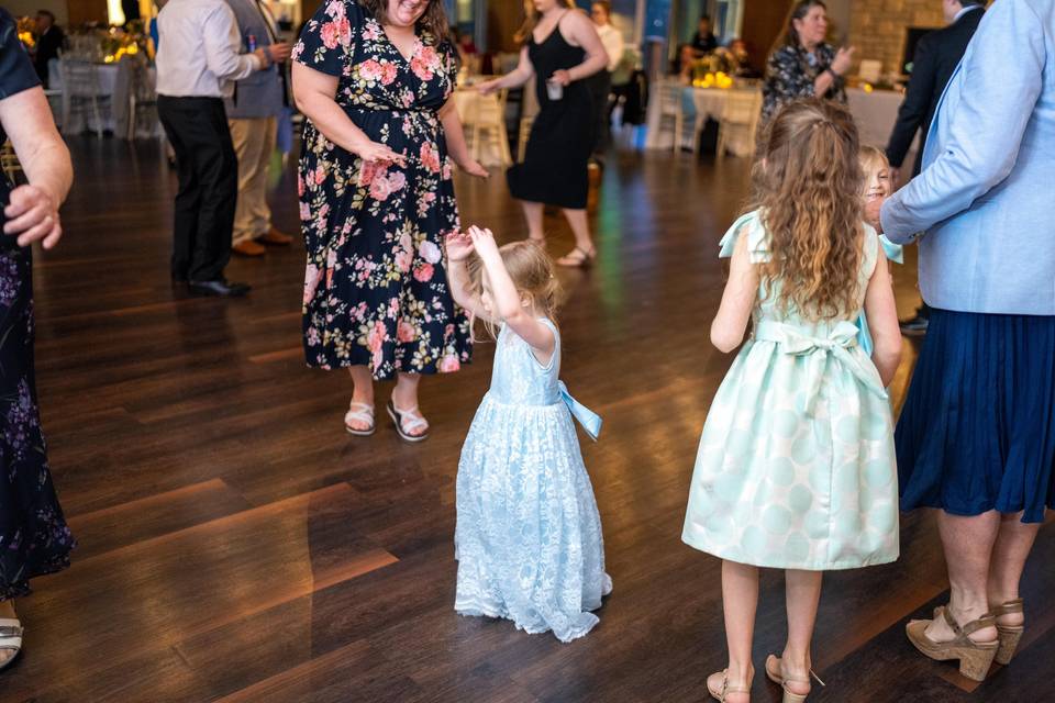 MOG Dancing