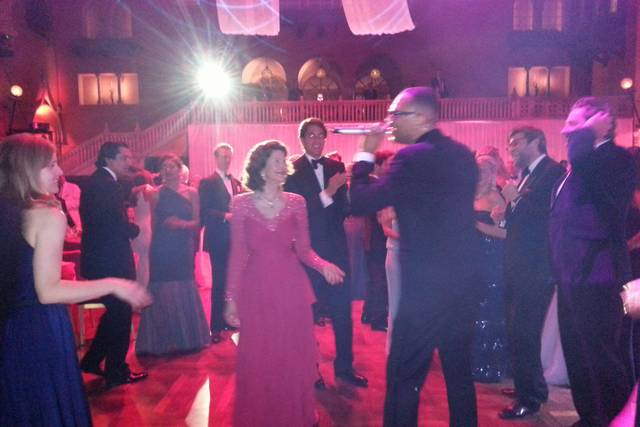 A full dancefloor