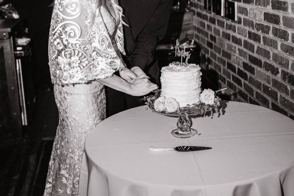 Couple Cake Cutting B&W