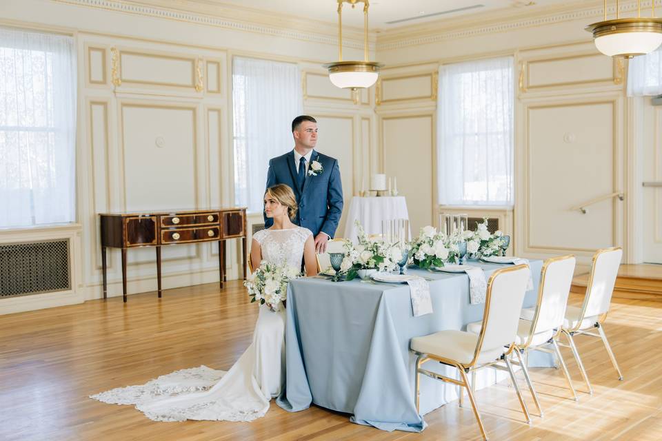 Ivory Ballroom Tablescape