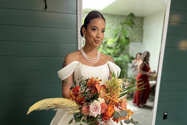 Custom premium Bride bouquet
