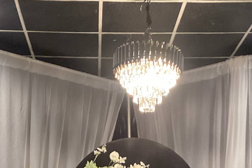 One floral arch