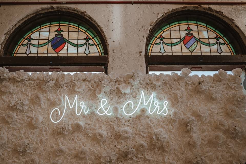 Mr & Mrs LED