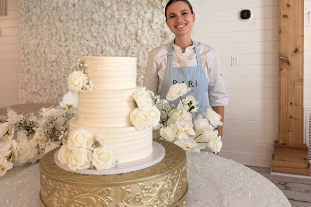 3 tier roses cake.