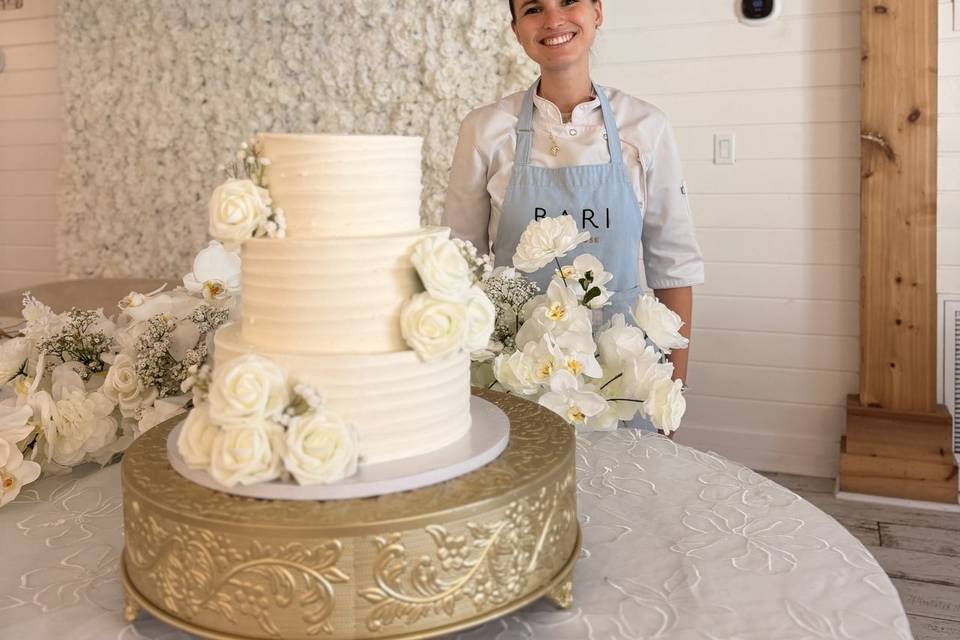 3 tier roses cake.