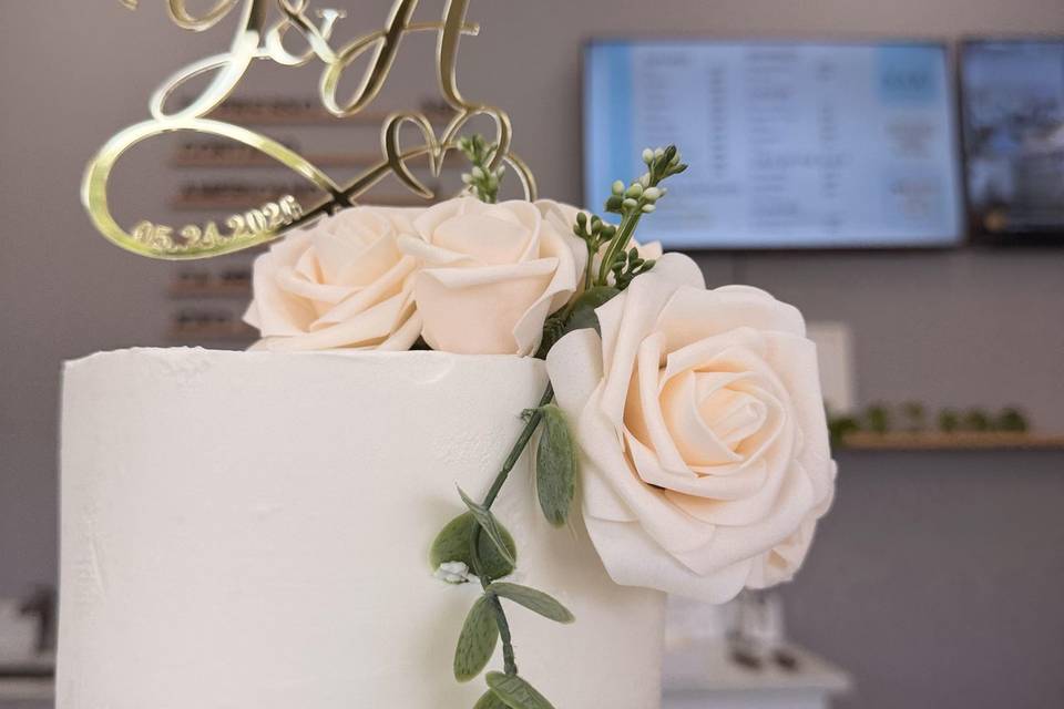 3 tier roses cake 3 layers