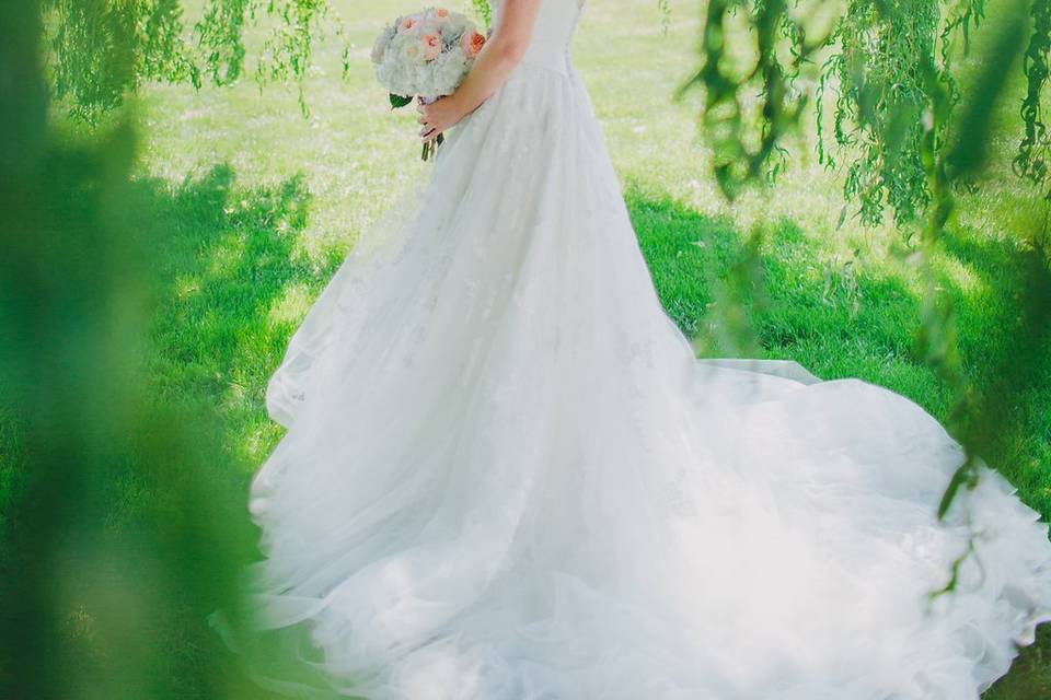 Bridal portrait​ at the forest