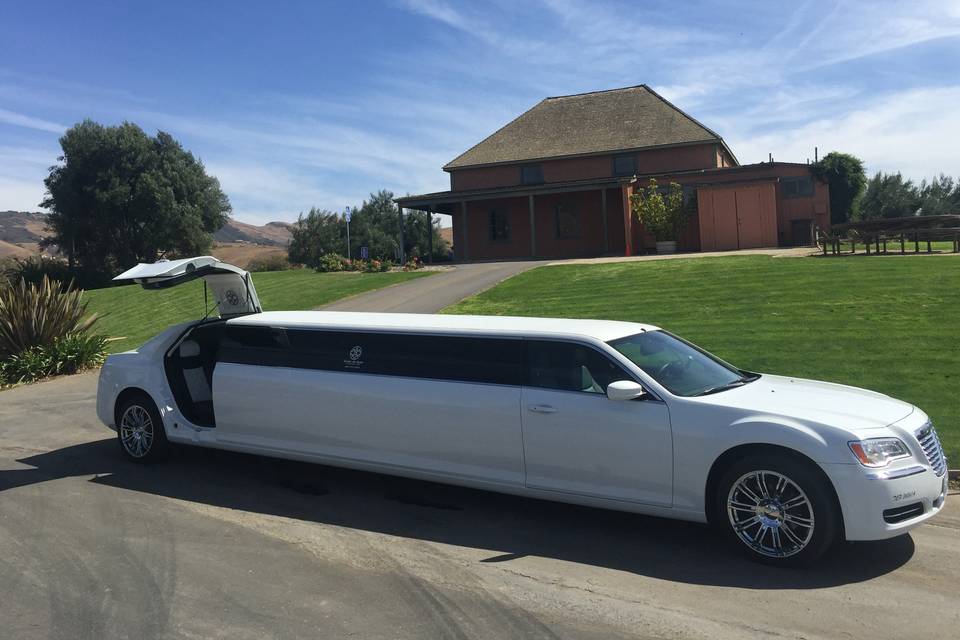 Pearl of Paso Limousine