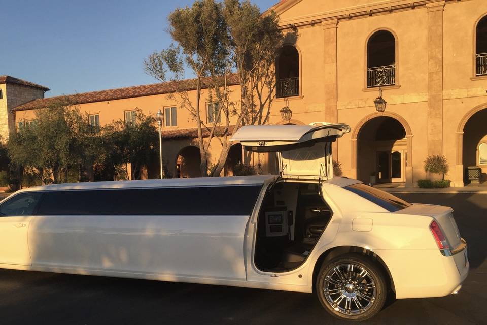 Pearl of Paso Limousine