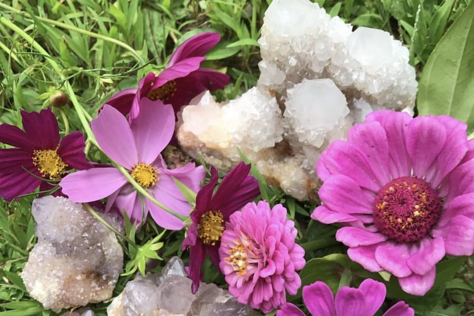 Spirit quartz cosmos & zinnias
