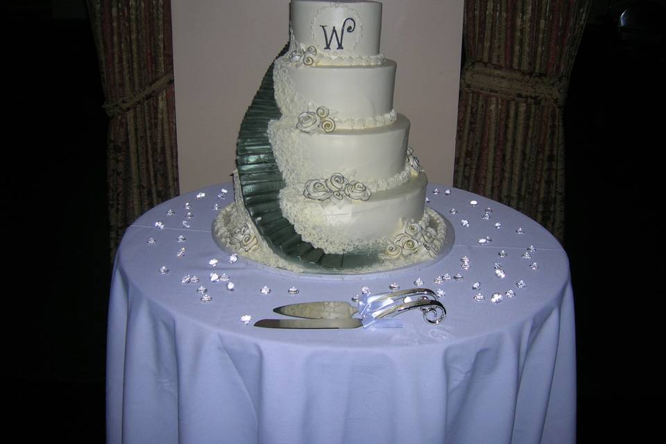 4 layer wedding cake