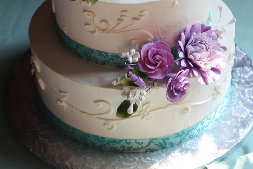 Mixed tiers w/purple Flowers