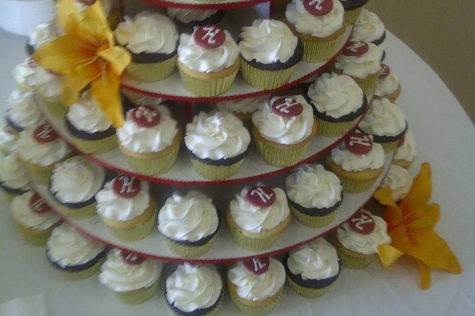 Monogramed Cupcakes