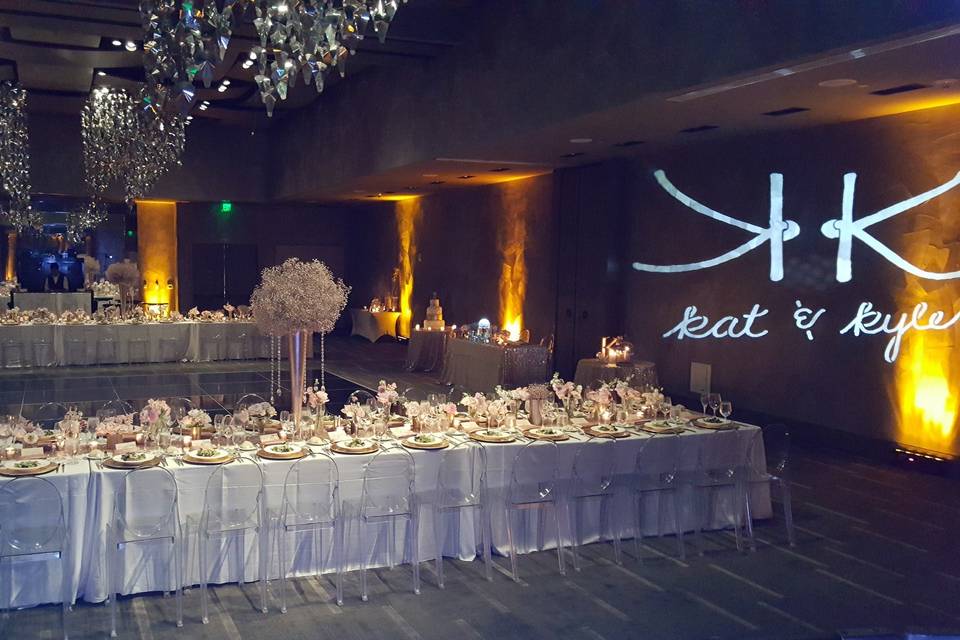 Head table arrangement