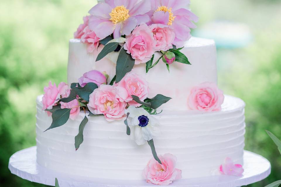 Pink wedding cake floral