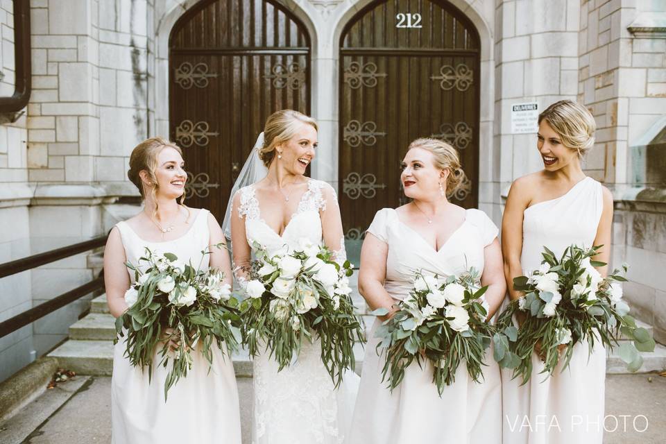 White and green weddin flowers