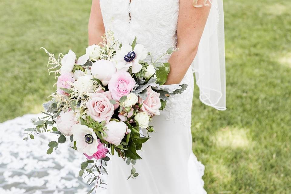 Sorbet color wedding bouquet