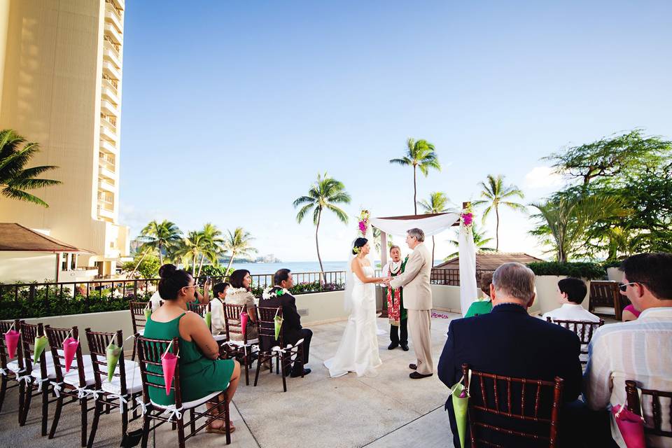 Hawaii wedding at the Halekulani Hotel