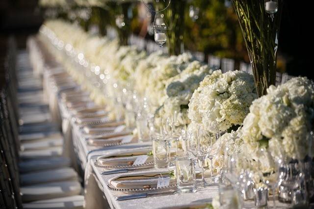 Long table setting