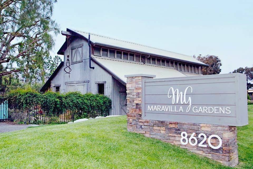 The barn at the entrance.